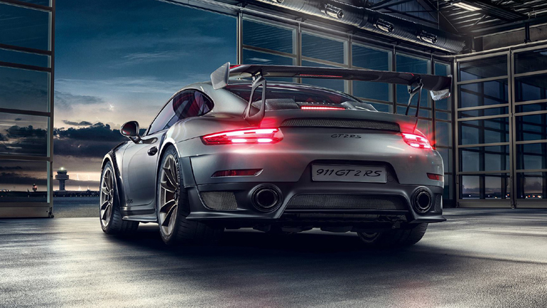 Ανοίγει εκ νέου η γραμμή παραγωγής για τέσσερις Porsche 911 GT2 RS